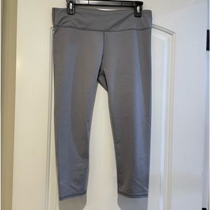 Fabletics Capri Workout Pants